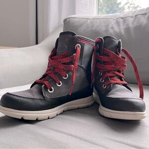 Sorel Black and Red Booties with Vibrant Laces.  Ladies Size 6.  Waterproof